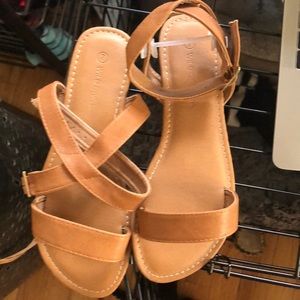 Tobi sandals